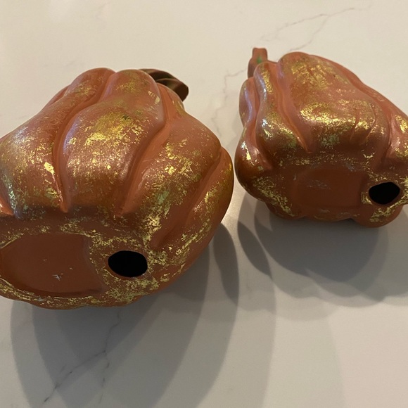EUC Set of 2 Unglazed Ceramic Pumpkins - Picture 3 of 5